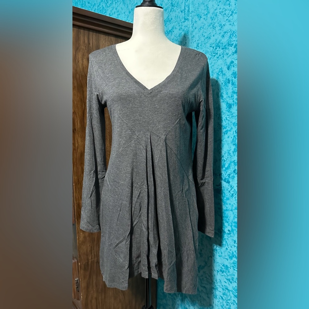 CAbi V-Neck Gray Tunic